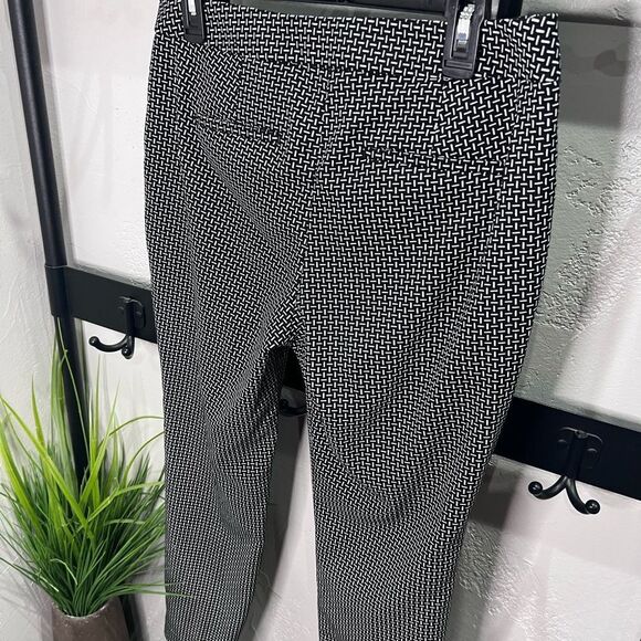 Express Columnist Mid Rise Ankle Pant Black and White Geometric Size 8 - Picture 6 of 15